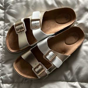 Time and Tru Sandals